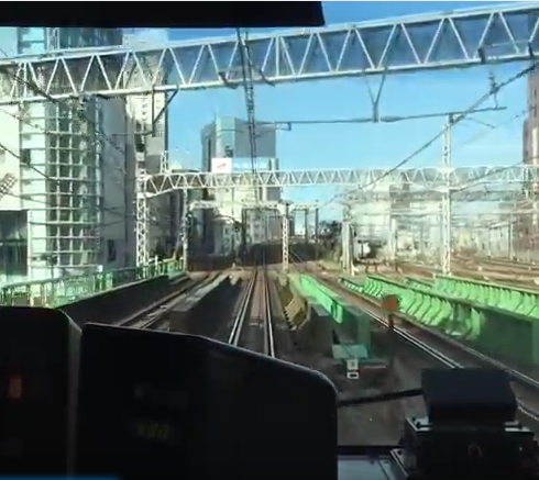 見慣れた街に新しい視界が広がる。山手線の運転席から眺める東京散歩。